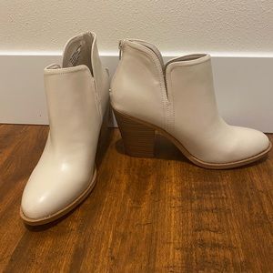 E spirit boots - NWT